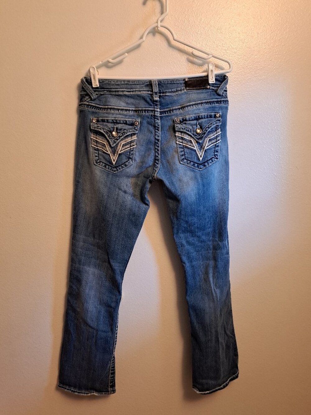 Vigoss Slim Bootcut Jeans w/Embroidered V-flap Back pockets & Rhinestones Detail